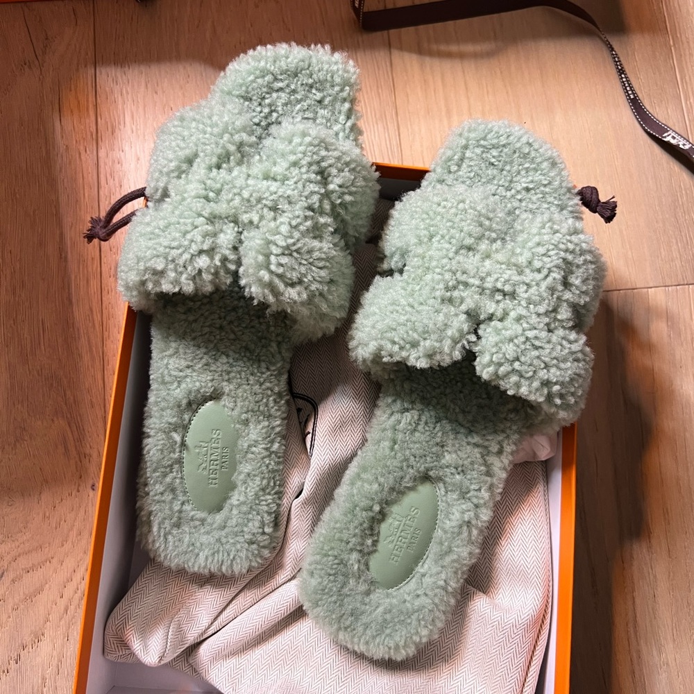 Hermes Oran shearling sandal